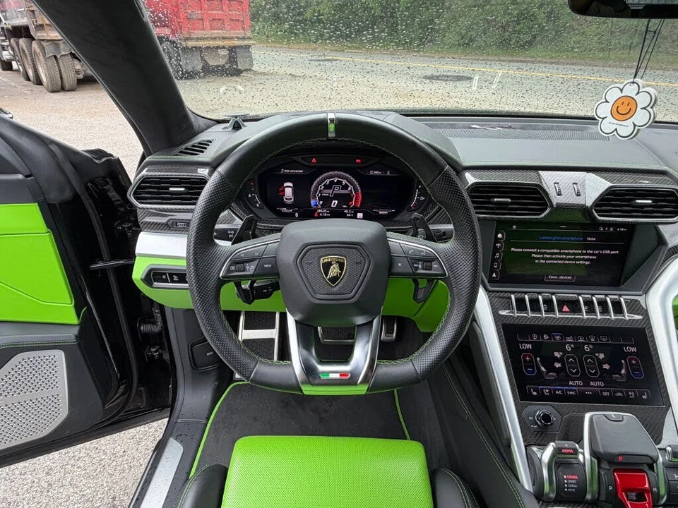 2019 Lamborghini Urus - Image 19 of 28
