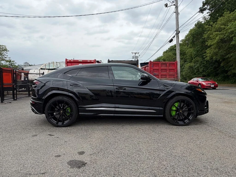 2019 Lamborghini Urus - Image 26 of 28