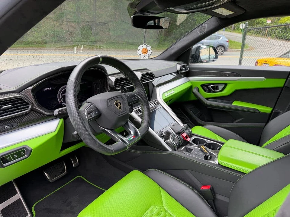 2019 Lamborghini Urus - Image 8 of 28