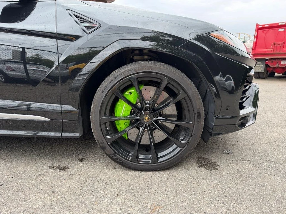 2019 Lamborghini Urus - Image 4 of 28