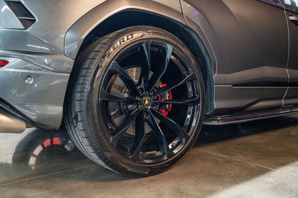 2019 Lamborghini Urus - Image 16 of 26