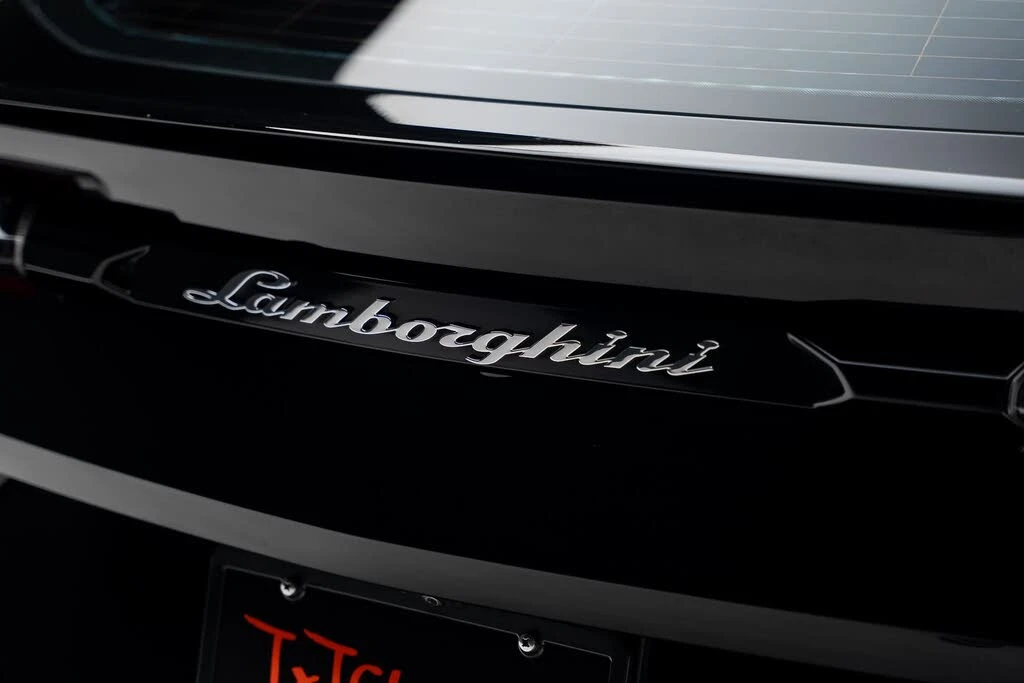 2019 Lamborghini Urus - Image 29 of 31
