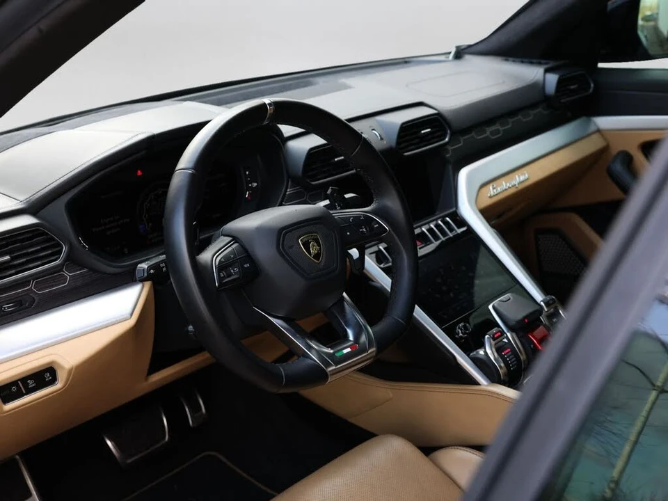 2019 Lamborghini Urus - Image 22 of 31