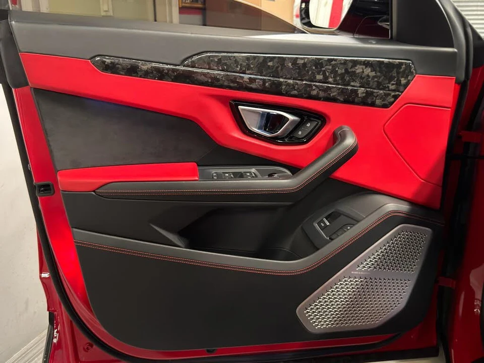 2019 Lamborghini Urus - Image 26 of 31