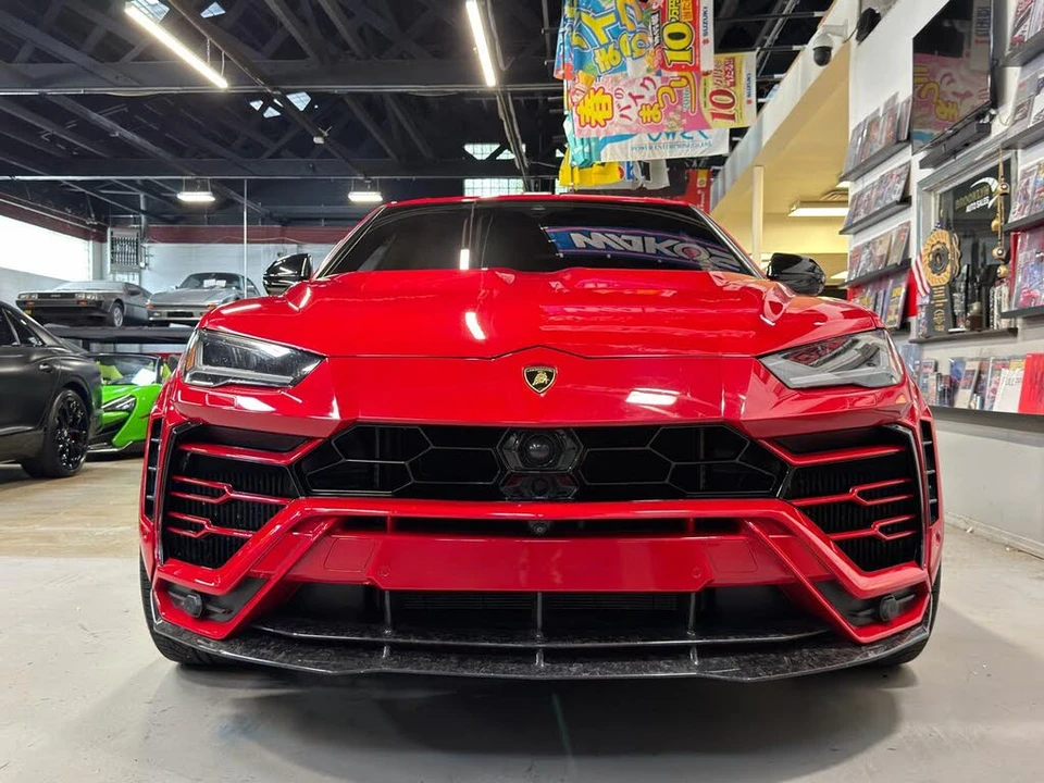 2019 Lamborghini Urus - Image 2 of 31