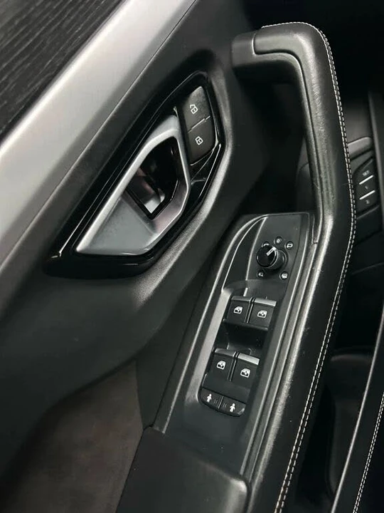 2019 Lamborghini Urus - Image 29 of 31