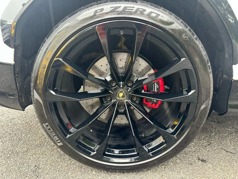 2019 Lamborghini Urus - Image 11 of 31