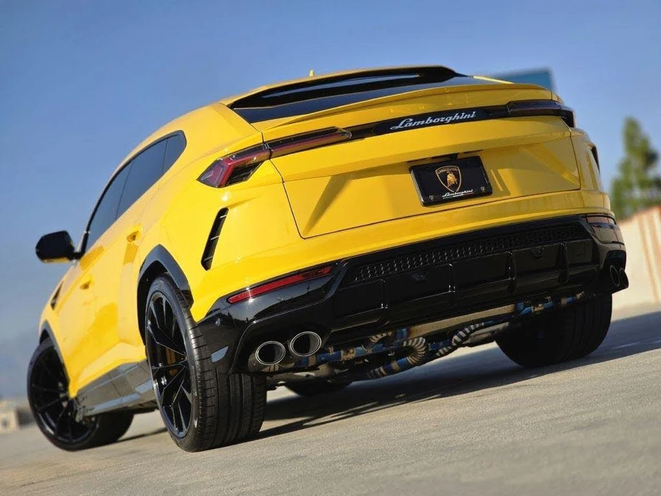 2019 Lamborghini Urus - Image 2 of 31