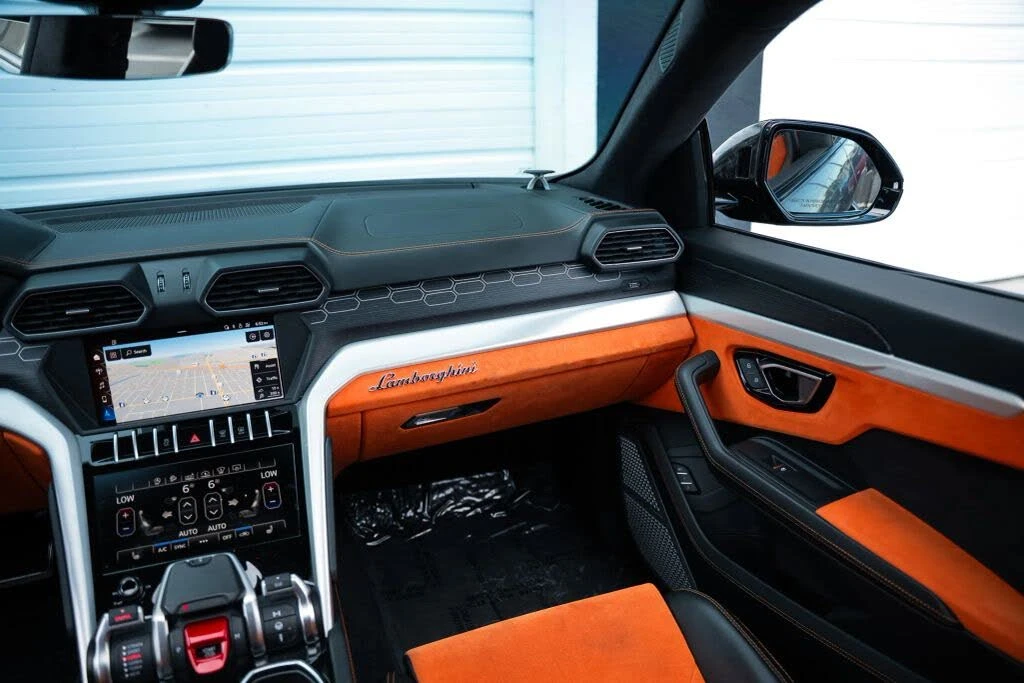 2019 Lamborghini Urus - Image 22 of 31