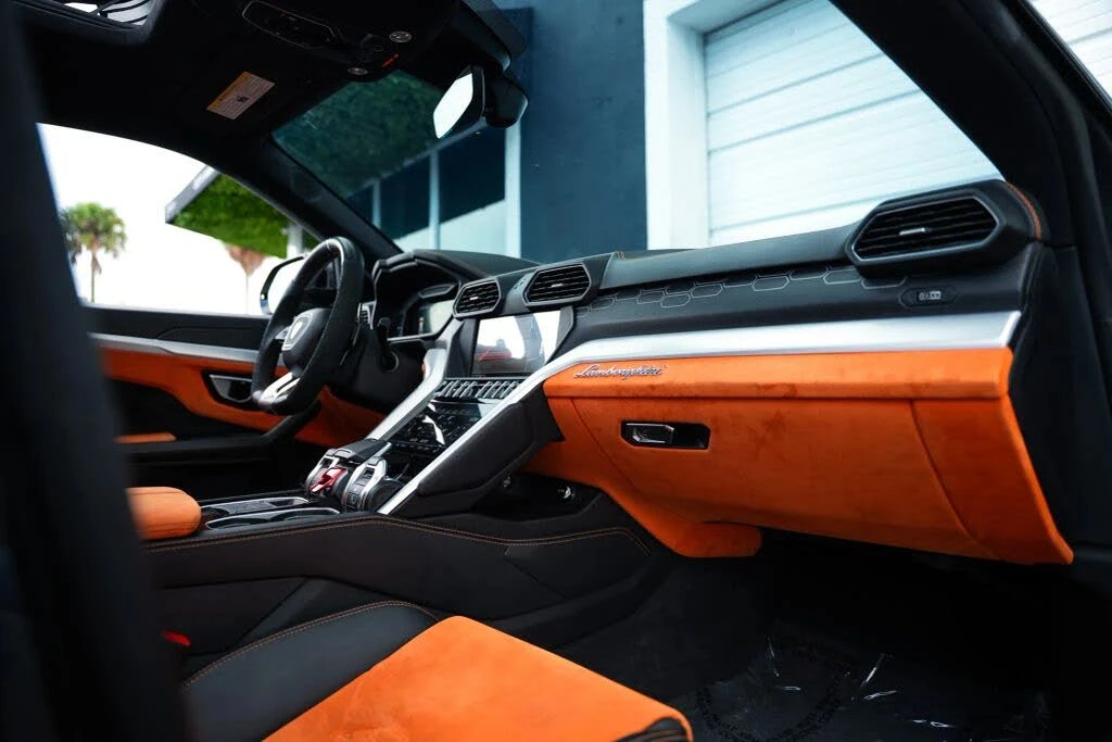 2019 Lamborghini Urus - Image 23 of 31