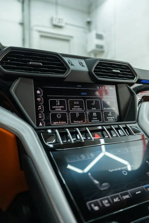 2019 Lamborghini Urus - Image 14 of 20