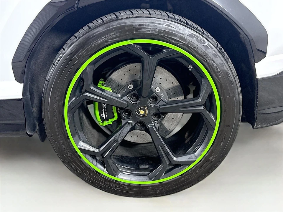 2019 Lamborghini Urus - Image 27 of 30