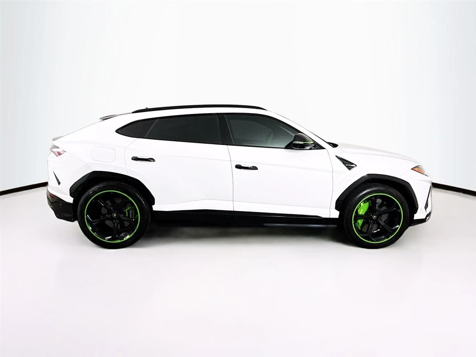 2019 Lamborghini Urus - Image 28 of 30