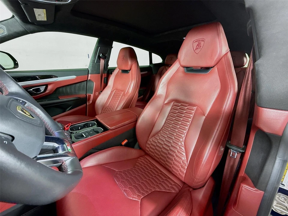 2019 Lamborghini Urus - Image 2 of 21