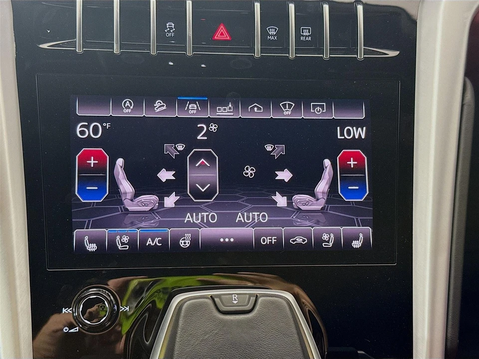 2019 Lamborghini Urus - Image 12 of 21