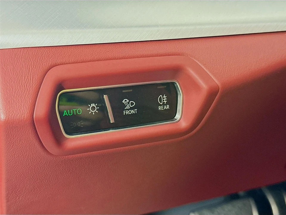 2019 Lamborghini Urus - Image 7 of 21