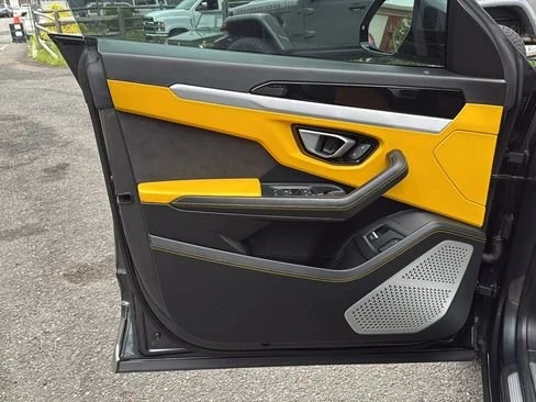 2019 Lamborghini Urus - Image 13 of 20