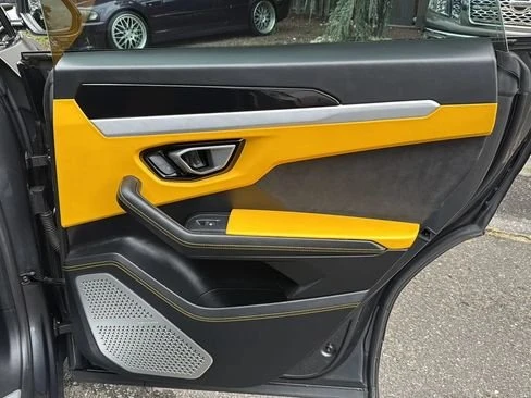 2019 Lamborghini Urus - Image 17 of 20