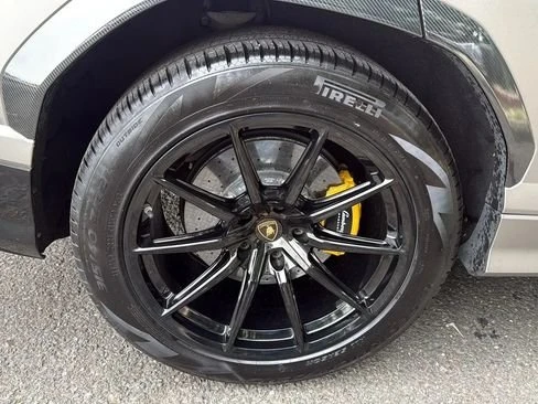 2019 Lamborghini Urus - Image 11 of 20