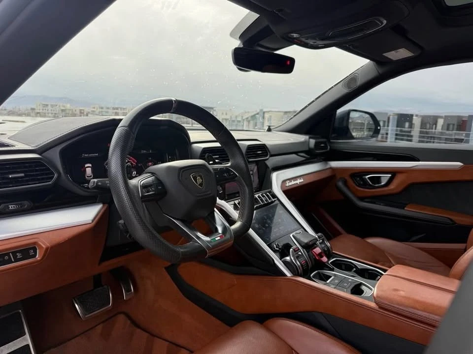 2019 Lamborghini Urus - Image 8 of 12