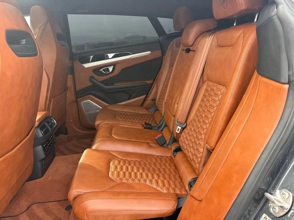 2019 Lamborghini Urus - Image 10 of 12