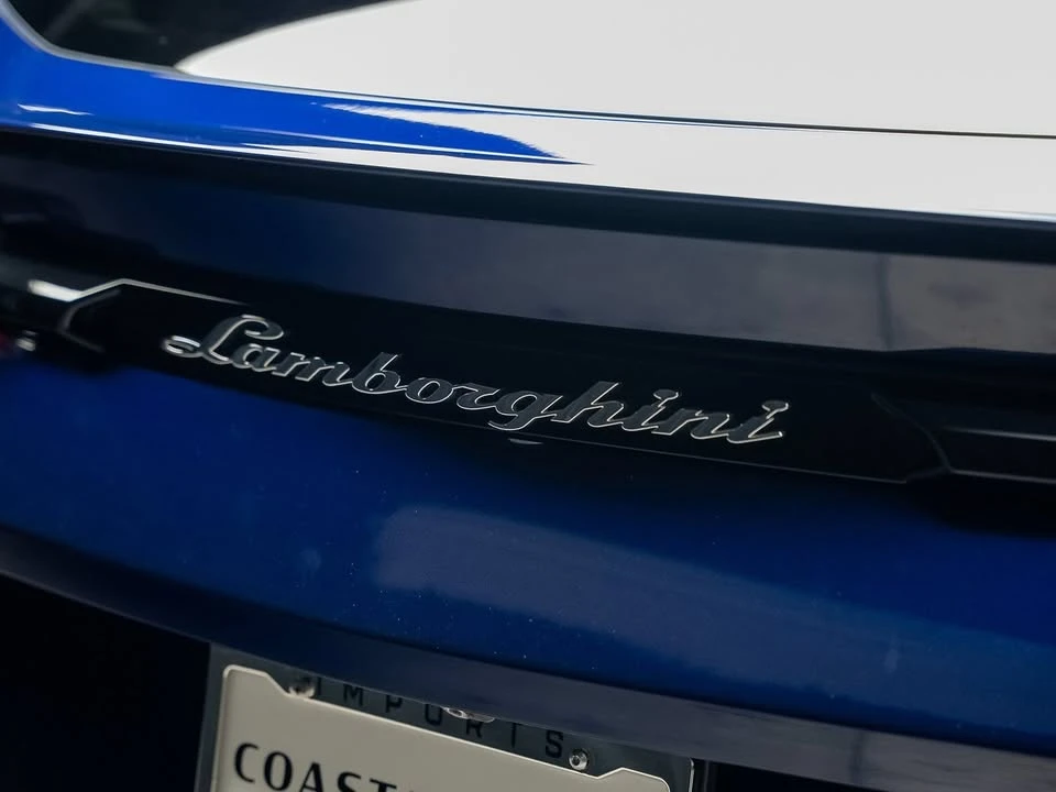 2019 Lamborghini Urus - Image 12 of 17