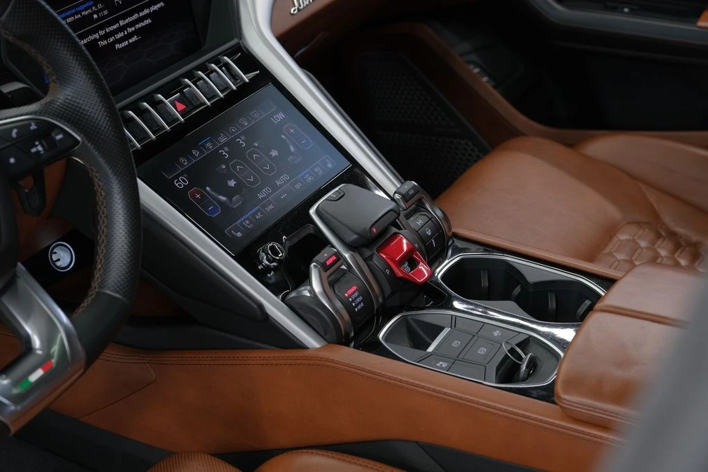 2019 Lamborghini Urus - Image 20 of 31