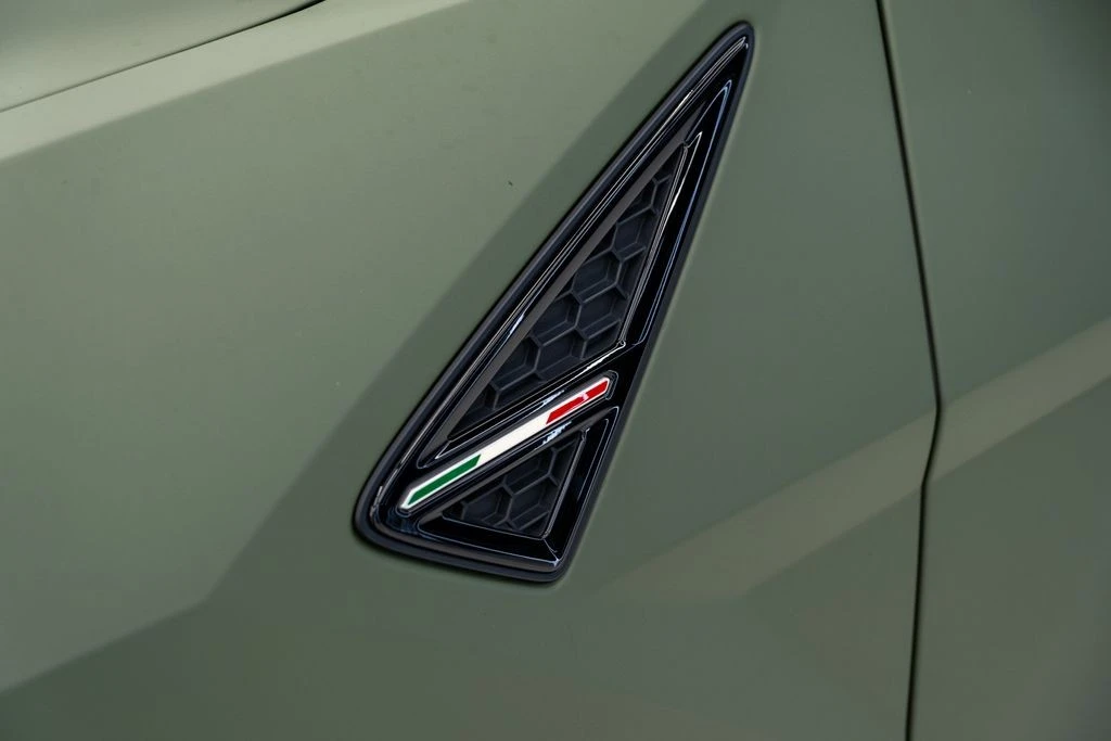 2019 Lamborghini Urus - Image 16 of 31