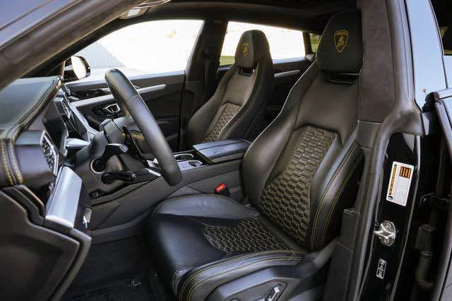 2019 Lamborghini Urus - Image 10 of 17