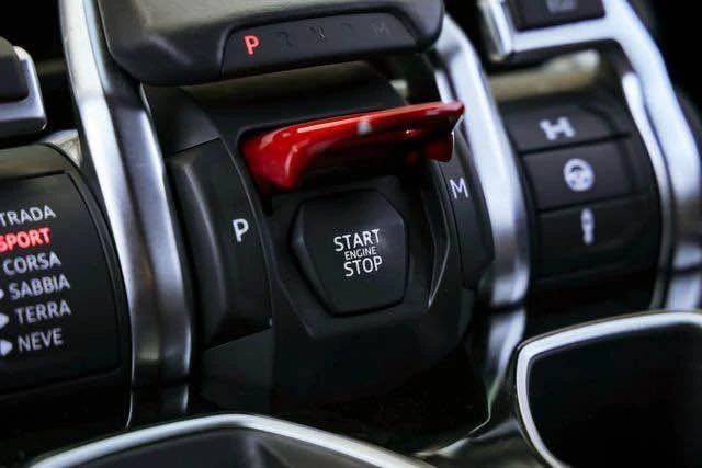 2019 Lamborghini Urus - Image 6 of 17