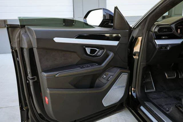 2019 Lamborghini Urus - Image 8 of 17