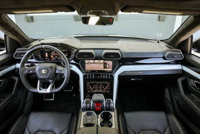2019 Lamborghini Urus - Image 15 of 17