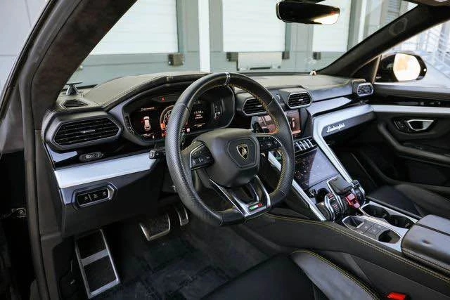 2019 Lamborghini Urus - Image 9 of 17