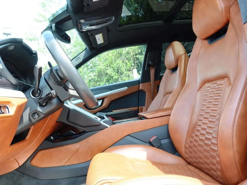 2019 Lamborghini Urus - Image 10 of 12