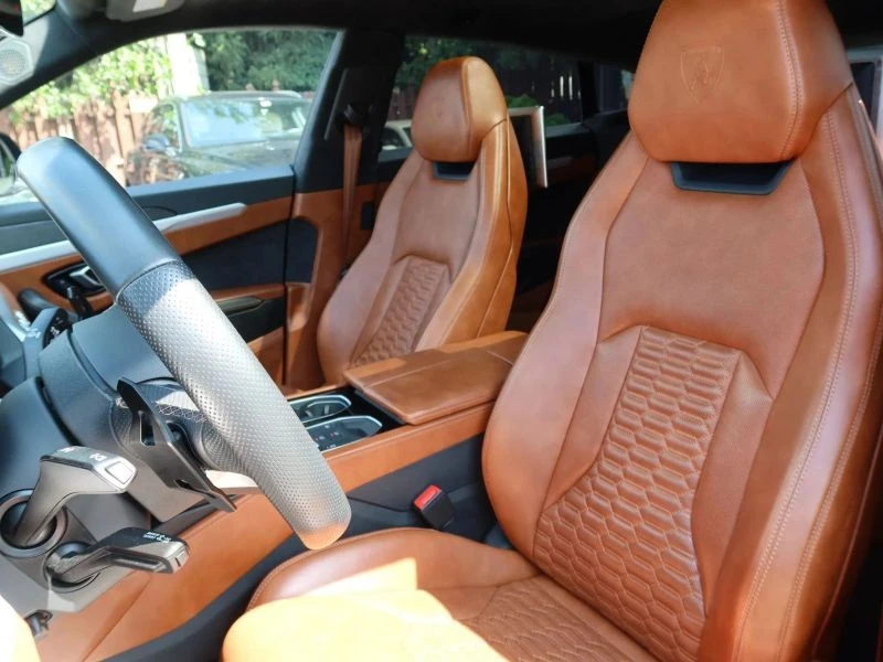 2019 Lamborghini Urus - Image 11 of 12