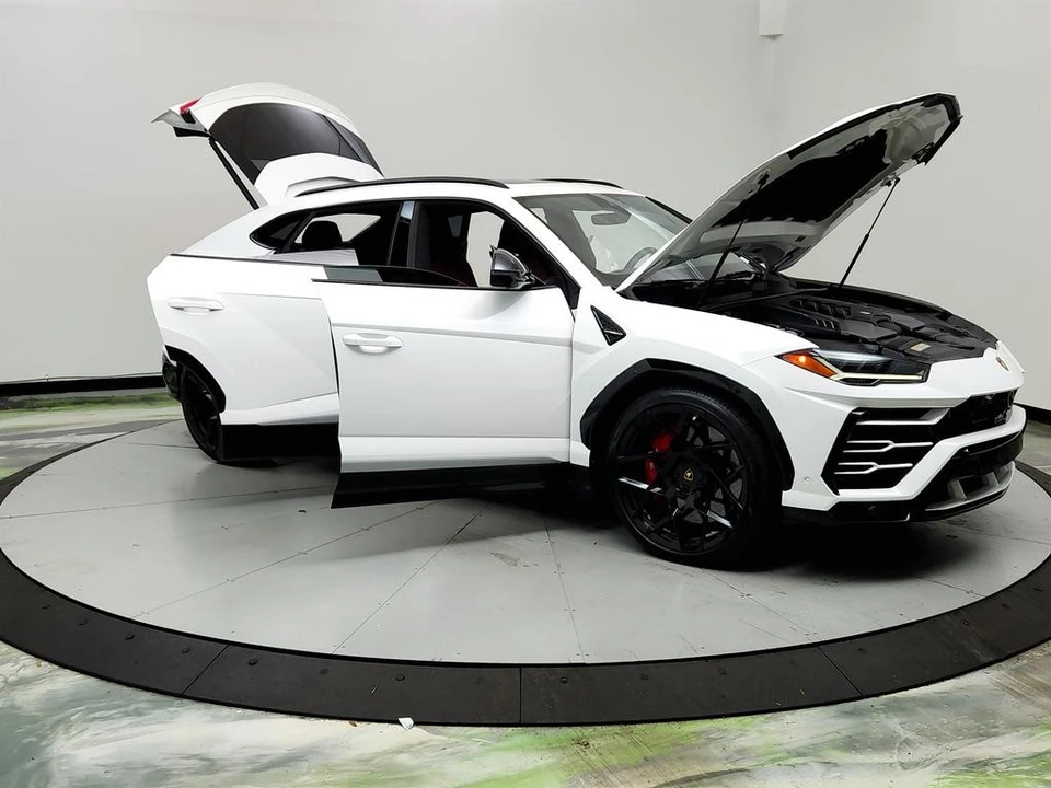2019 Lamborghini Urus - Image 10 of 21