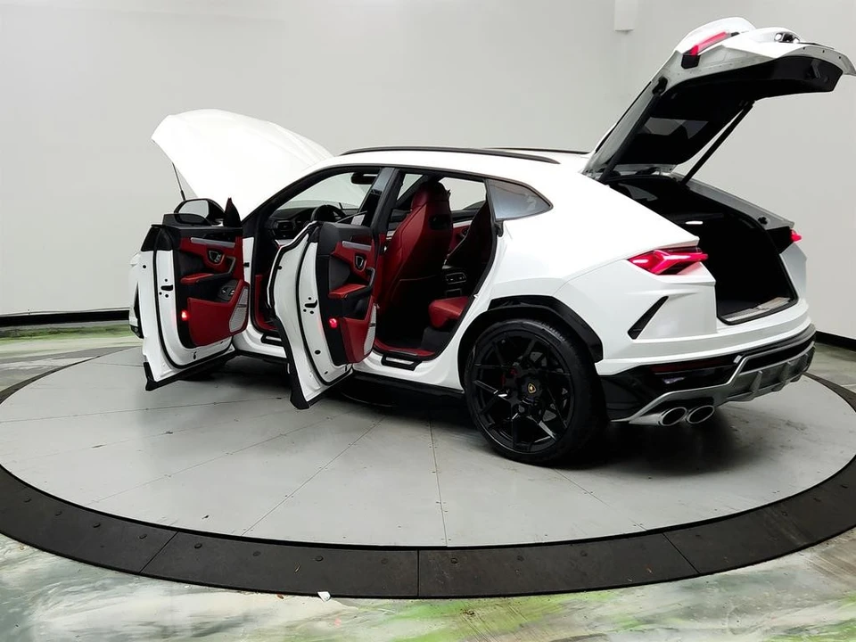 2019 Lamborghini Urus - Image 12 of 21
