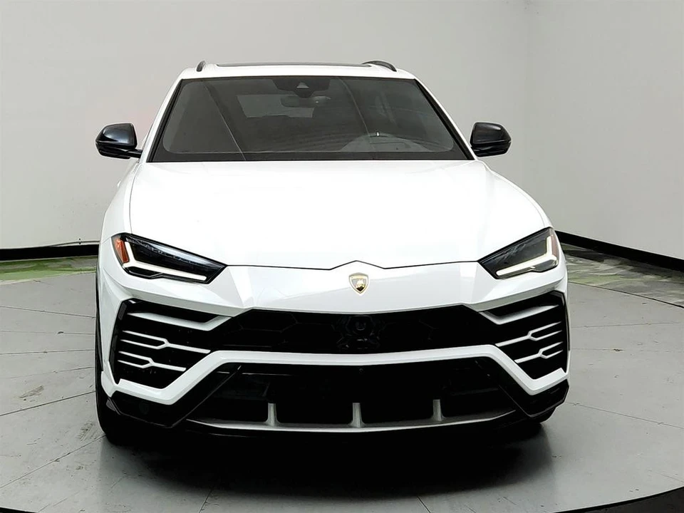 2019 Lamborghini Urus - Image 2 of 21