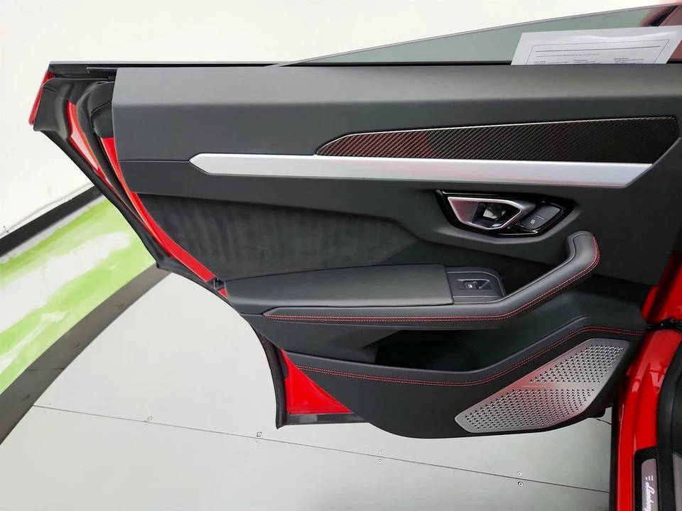 2019 Lamborghini Urus - Image 26 of 31