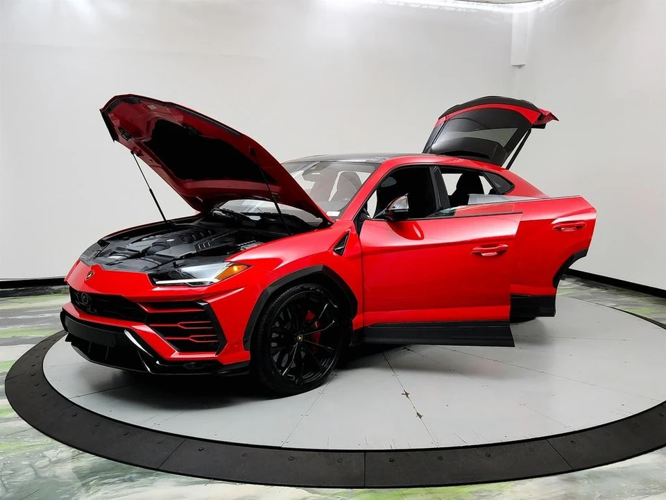 2019 Lamborghini - Image 9 of 31