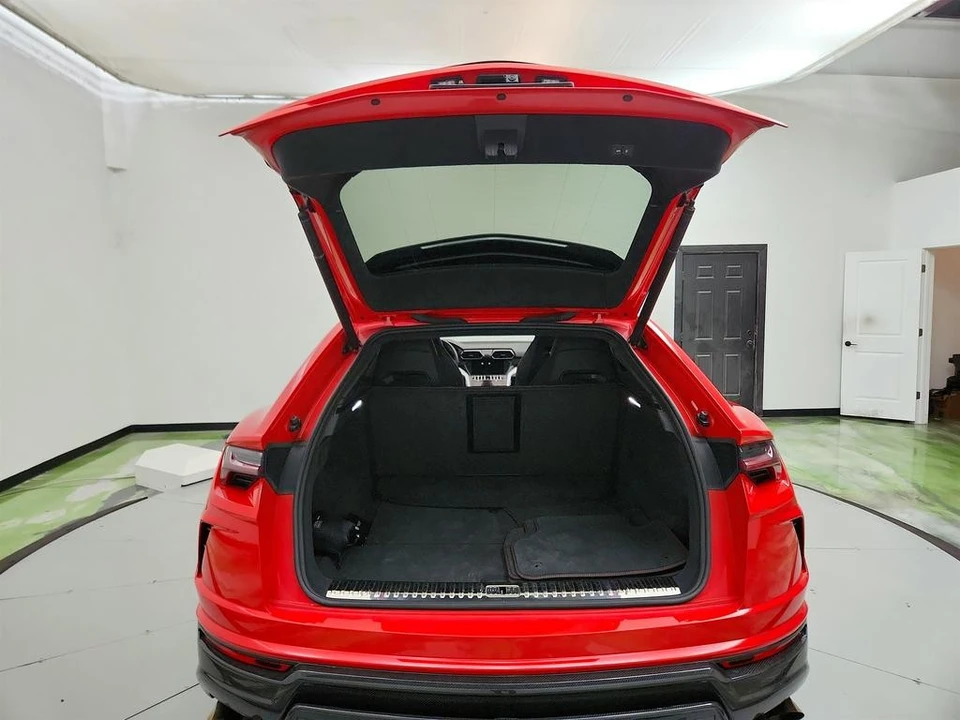 2019 Lamborghini - Image 31 of 31