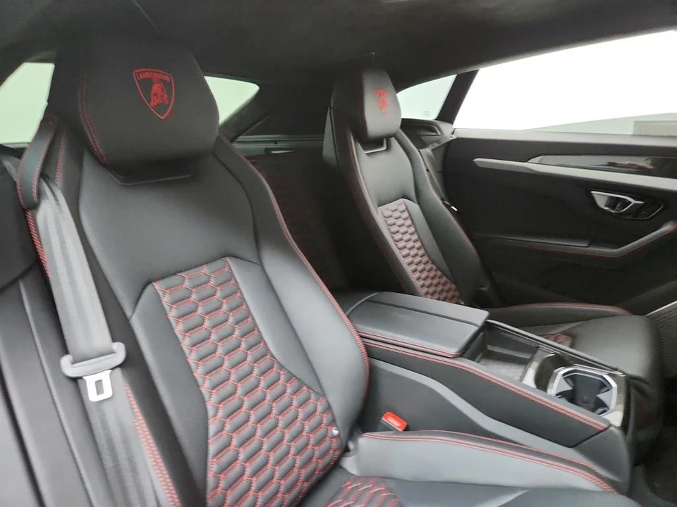 2019 Lamborghini - Image 29 of 31