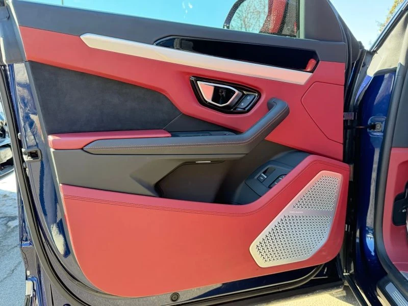 2019 Lamborghini Urus - Image 9 of 12