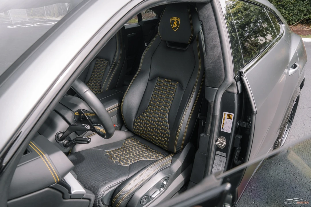 2019 Lamborghini Urus - Image 10 of 12