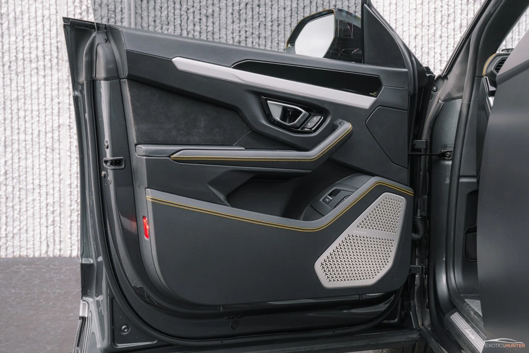 2019 Lamborghini Urus - Image 9 of 12