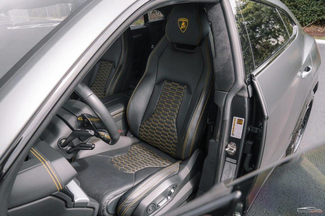 2019 Lamborghini Urus - Image 10 of 12