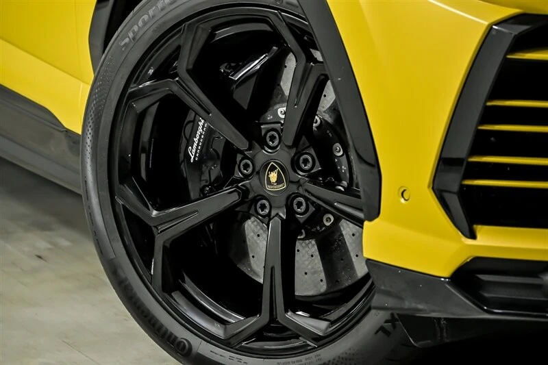 2019 Lamborghini Urus - Image 3 of 31
