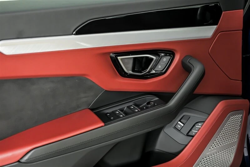 2019 Lamborghini Urus - Image 13 of 31