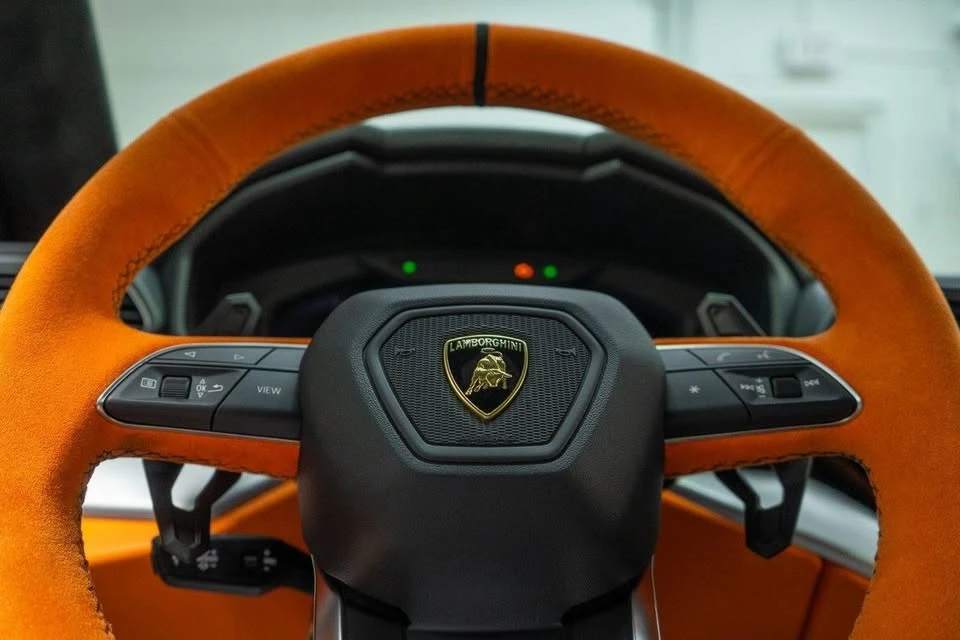 2019 Lamborghini Urus - Image 4 of 19