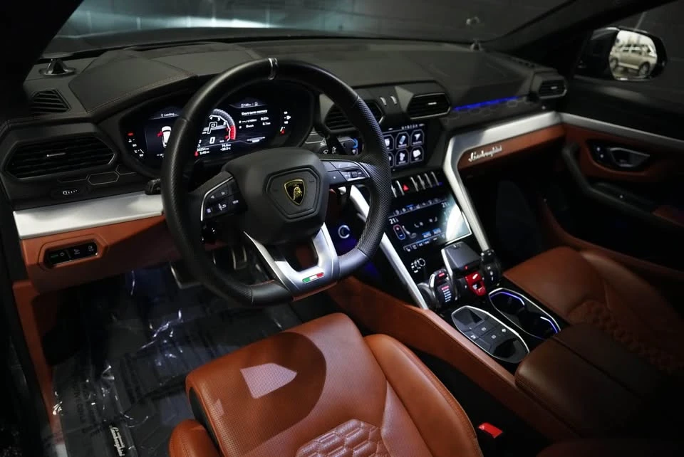 2019 Lamborghini Urus - Image 5 of 10